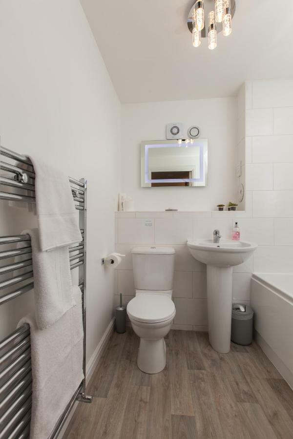 Dunfermline - Luxury Two Bedroom Apartment - Tp מראה חיצוני תמונה